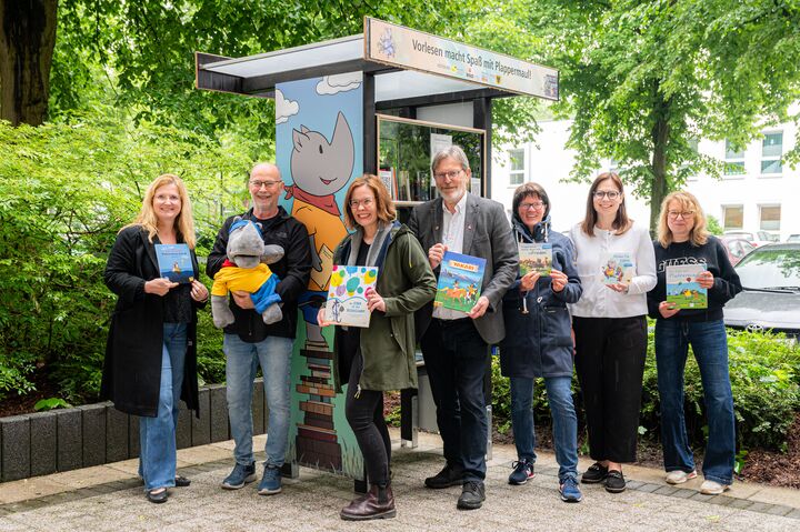 In Dortmund Nette wurde ein neuer öffetlicher Bücherschrank eröffnet.